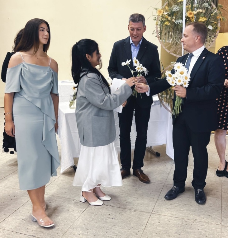 BG Abschluss Bild 2.jpg