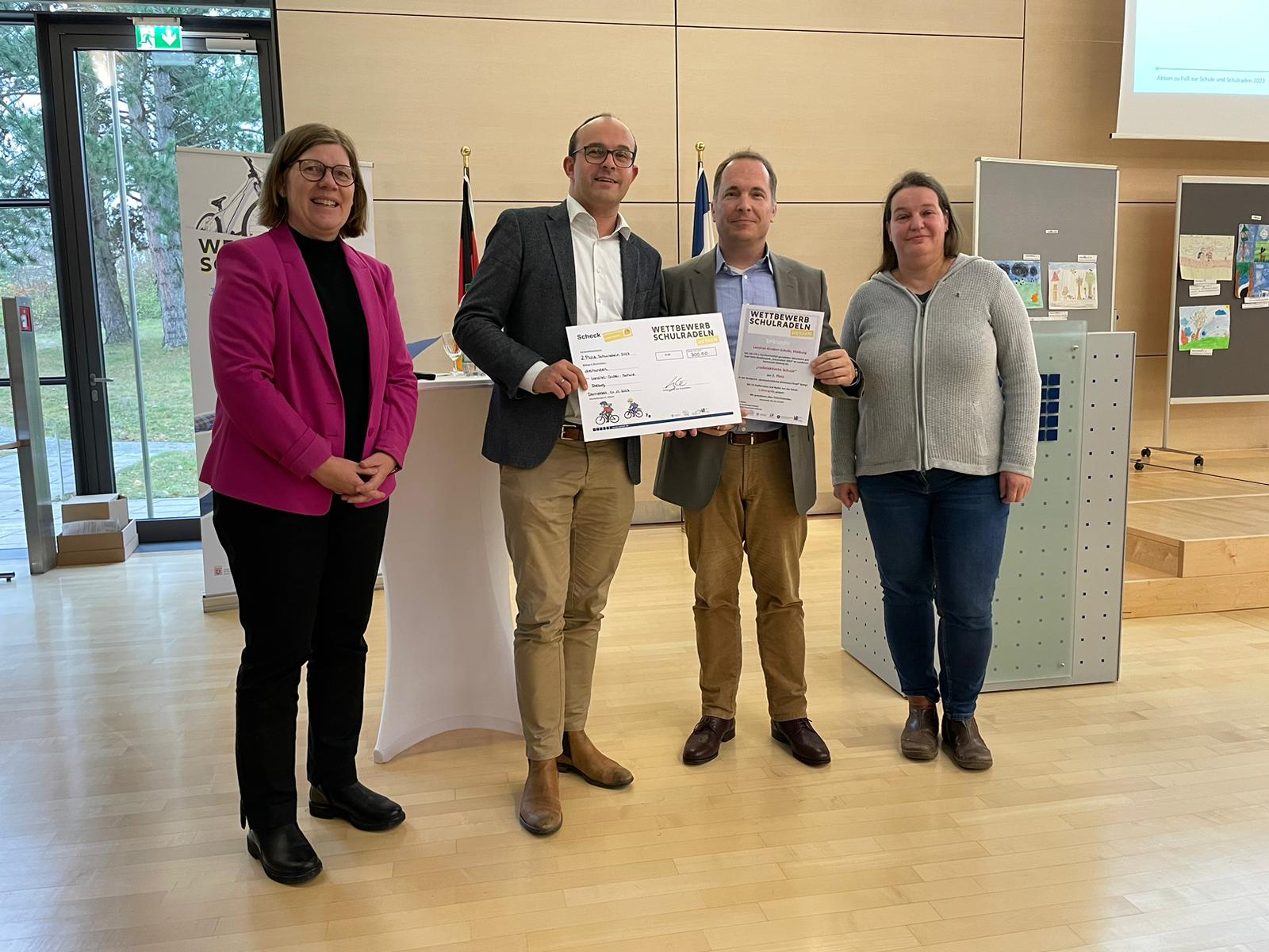 Überreichnung Urkunde